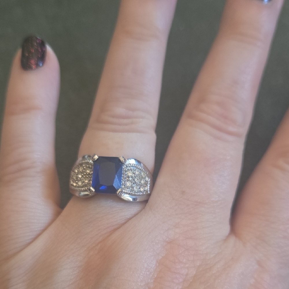 Elegant Blue and Silver Women's Ring